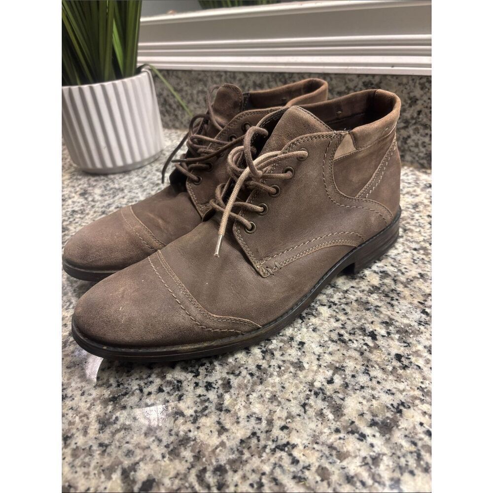 Clarks Men's Taupe Suede Chukka Boots